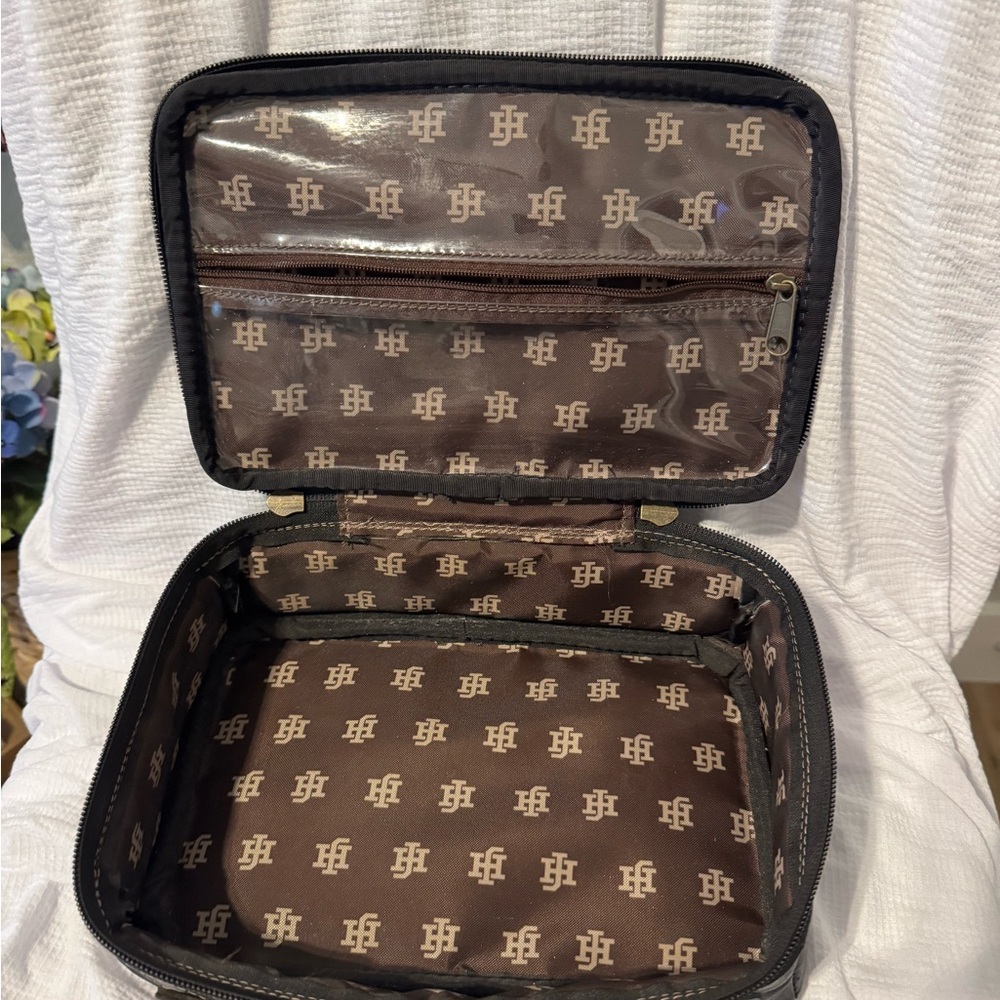 Jon Hart Design Black Leather Toiletry Bag